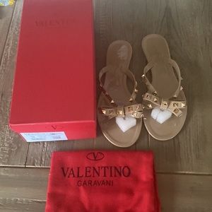 Valentino brand new nude sandals size 39